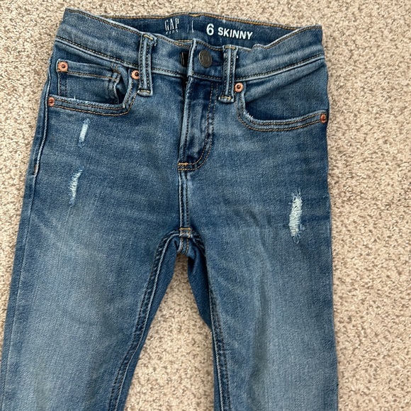 GAP Kids Distressed Skinny Jean, 6 - Picture 2 of 9